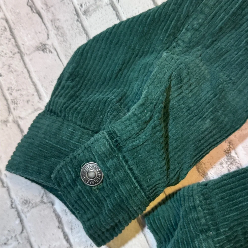 Free People womens M Medium green Nelson button up corduroy trucker jacket EUC